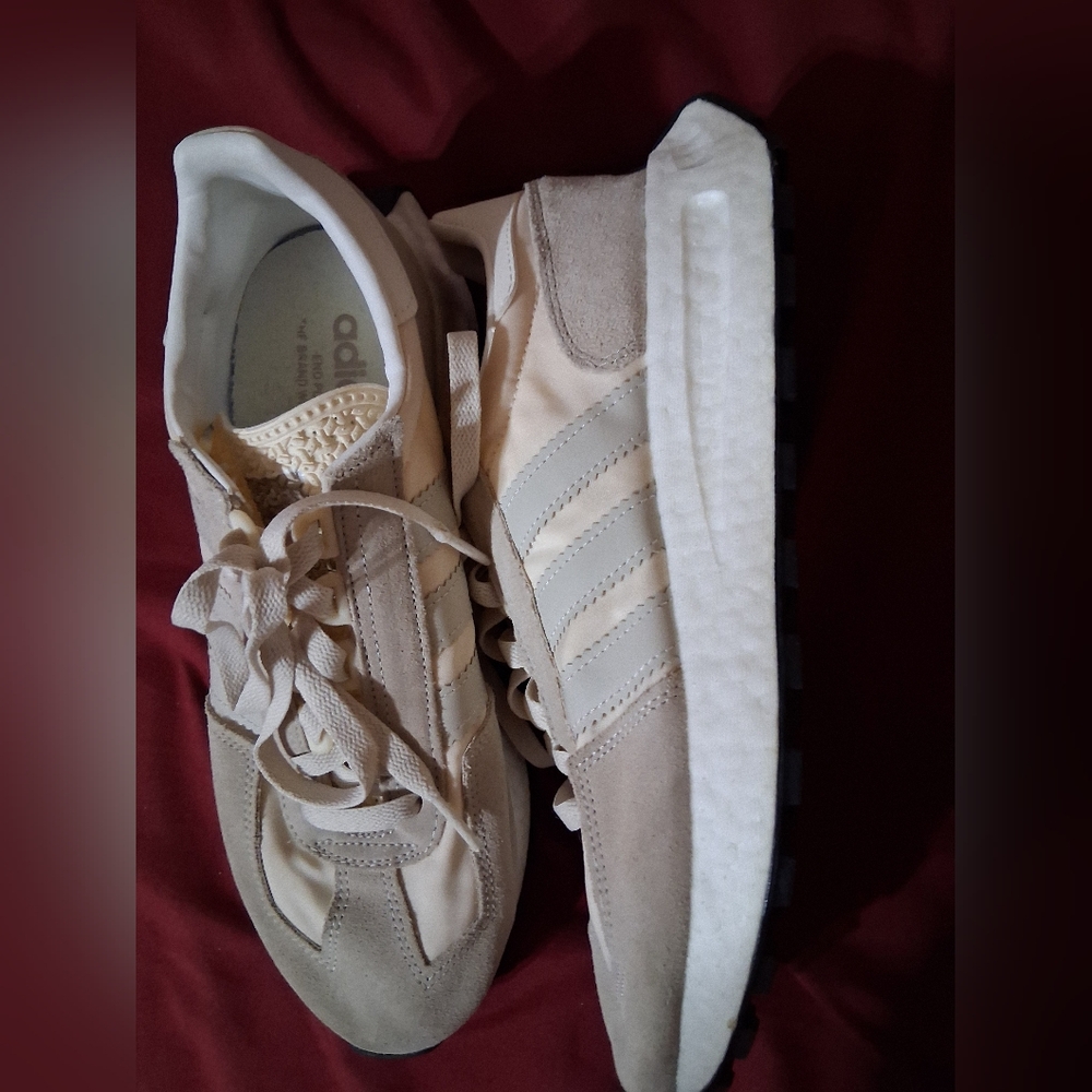 Women's Adidas Retropy Women's Shoes Size 8.5